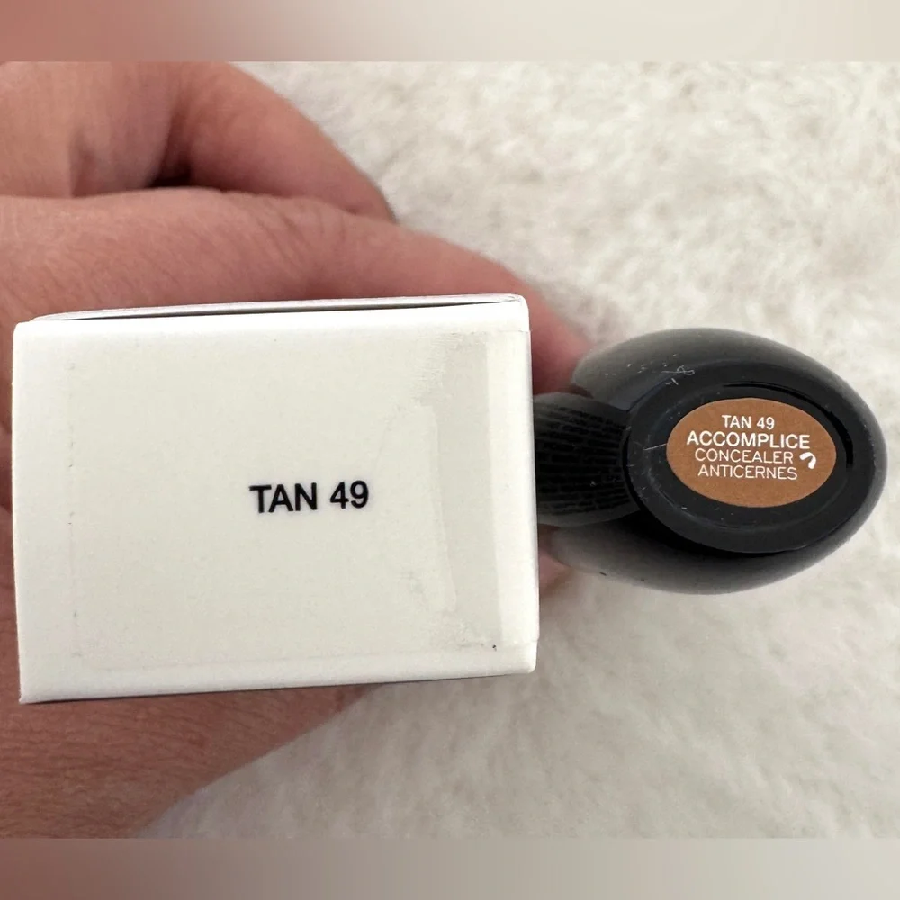Marc Jacobs Accomplice Concealer in Tan, 0.17 oz - NIB